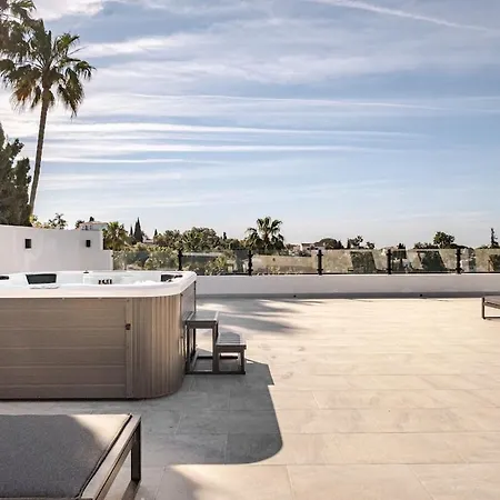 Holiday home With Jacuzzi And Panoramic Views In Prestigious El Rosario,