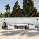 With Jacuzzi And Panoramic Views In Prestigious El Rosario, Marbellac