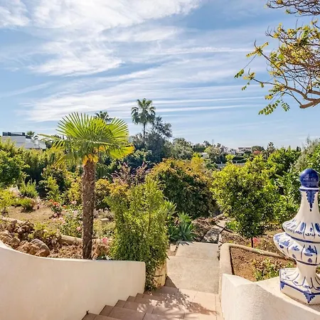 With Jacuzzi And Panoramic Views In Prestigious El Rosario, Marbella