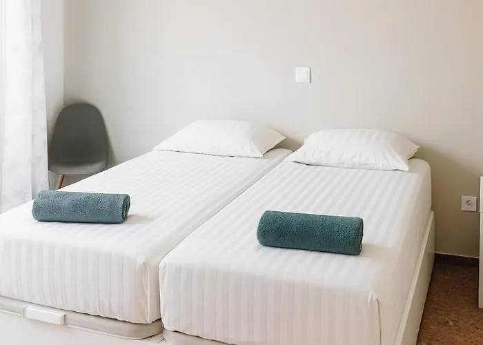With Jacuzzi And Panoramic Views In Prestigious El Rosario, 別荘 マルベーリャ