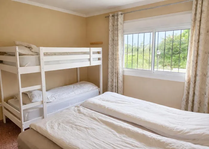 With Jacuzzi And Panoramic Views In Prestigious El Rosario, *