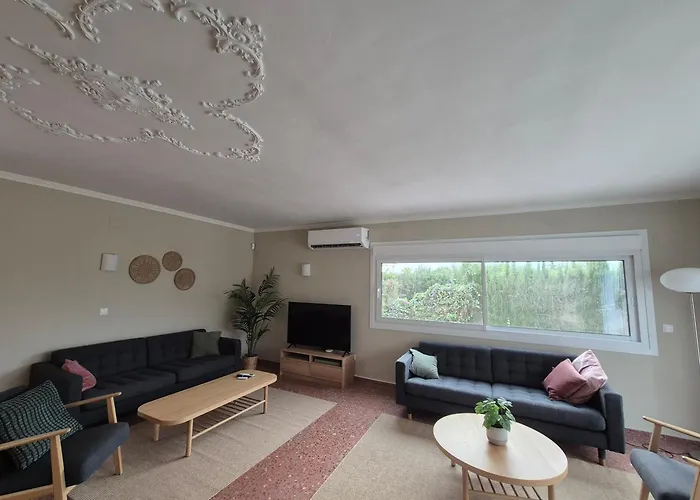 別荘 With Jacuzzi And Panoramic Views In Prestigious El Rosario,