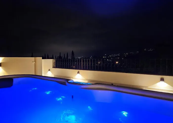 With Jacuzzi And Panoramic Views In Prestigious El Rosario,