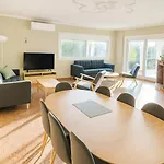 With Jacuzzi And Panoramic Views In Prestigious El Rosario, بيت للعطل
