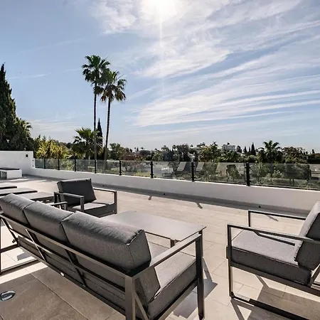 With Jacuzzi And Panoramic Views In Prestigious El Rosario,