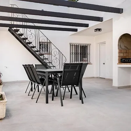 With Jacuzzi And Panoramic Views In Prestigious El Rosario,