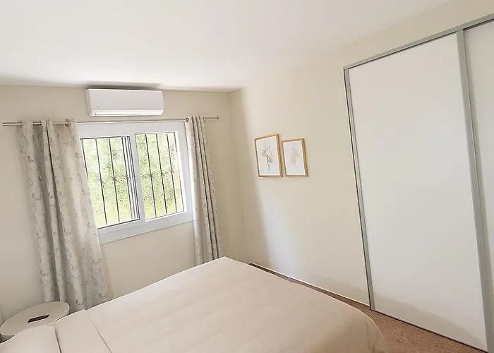 Nyaraló With Jacuzzi And Panoramic Views In Prestigious El Rosario,