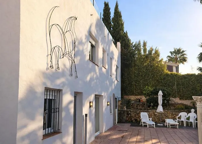 Nyaraló With Jacuzzi And Panoramic Views In Prestigious El Rosario, Marbella